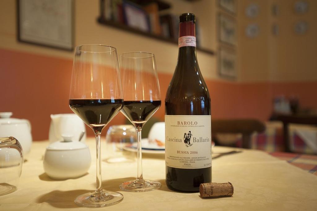 Cascina Ballarin La Morra Ngoại thất bức ảnh
